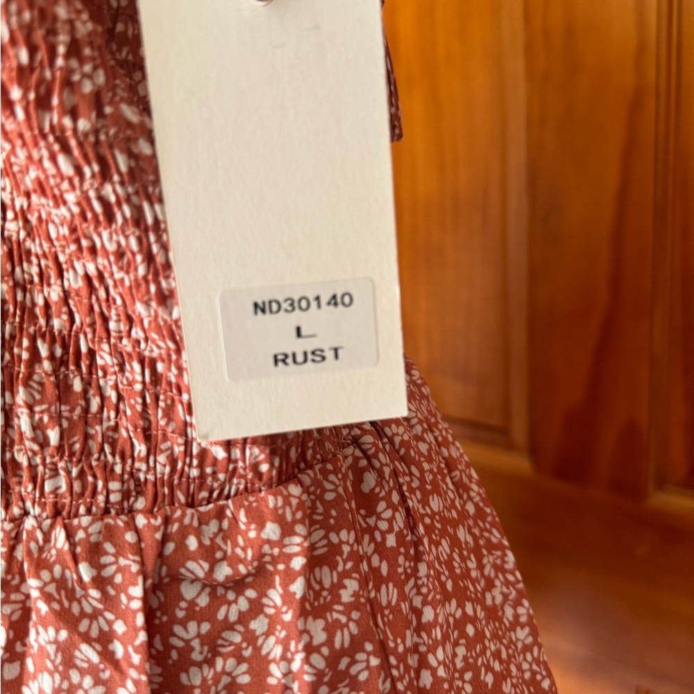 New In, Size Large, Rust & White - Picture 10 of 11